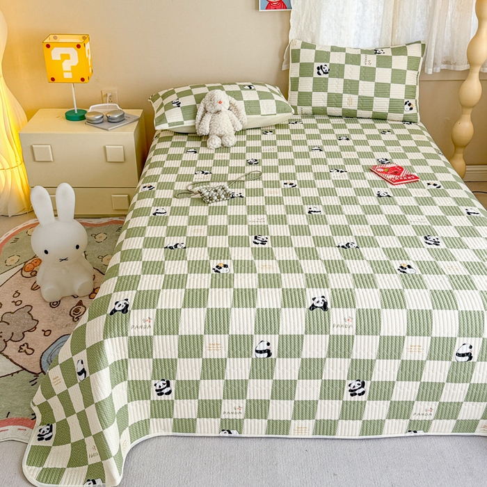 91家纺网 家纺一手货源 找家纺 妮可 2025新款热款花型印花全棉夹棉多功能床垫-床盖 棋盘熊猫