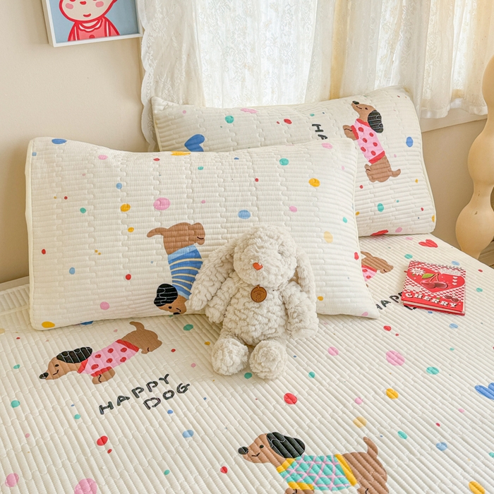 91家纺网 家纺一手货源 找家纺 妮可 2025新款热款花型印花全棉夹棉多功能床垫-床盖 甜心汪汪