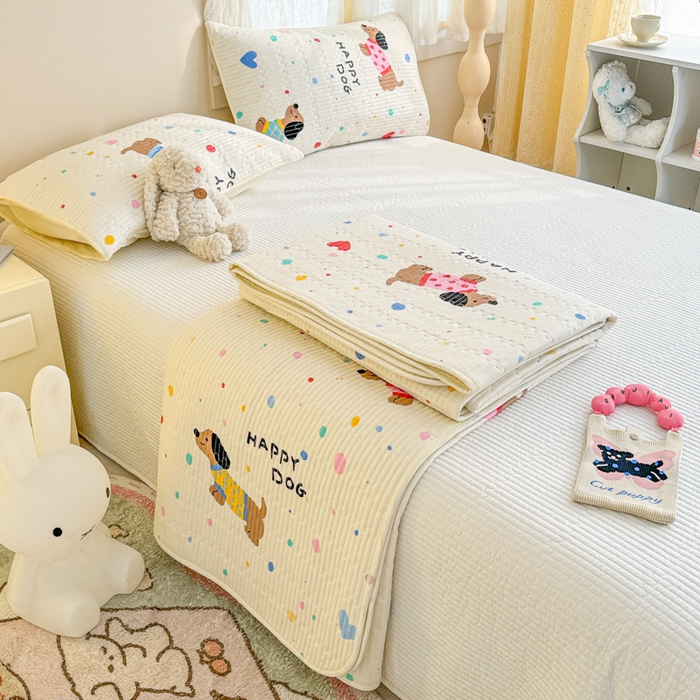 91家纺网 家纺一手货源 找家纺 妮可 2025新款热款花型印花全棉夹棉多功能床垫-床盖 甜心汪汪