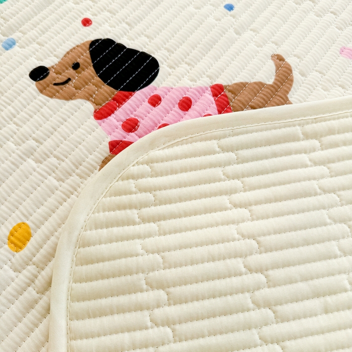 91家纺网 家纺一手货源 找家纺 妮可 2025新款热款花型印花全棉夹棉多功能床垫-床盖 甜心汪汪