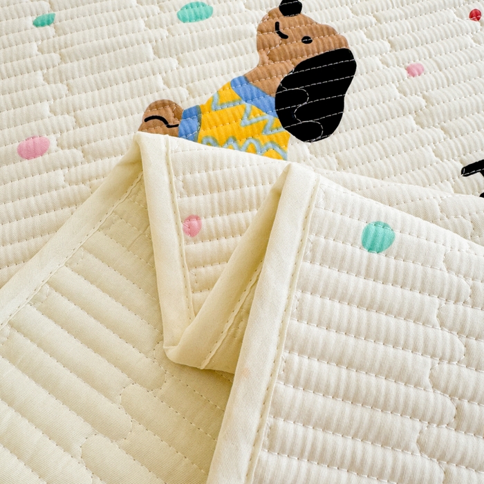 91家纺网 家纺一手货源 找家纺 妮可 2025新款热款花型印花全棉夹棉多功能床垫-床盖 甜心汪汪