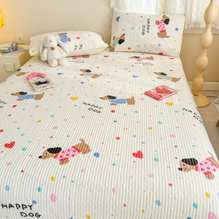 91家纺网 家纺一手货源 找家纺 妮可 2025新款热款花型印花全棉夹棉多功能床垫-床盖 甜心汪汪