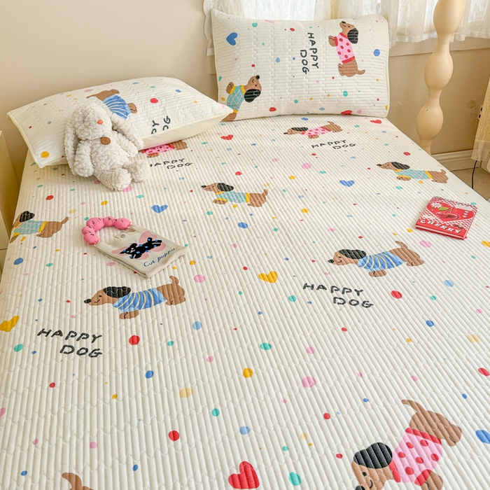 91家纺网 家纺一手货源 找家纺 妮可 2025新款热款花型印花全棉夹棉多功能床垫-床盖 甜心汪汪