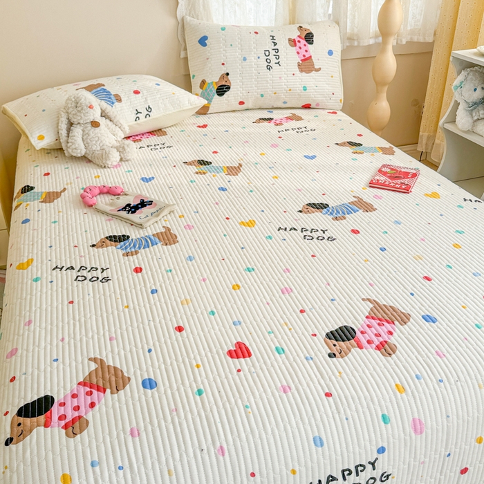 91家纺网 家纺一手货源 找家纺 妮可 2025新款热款花型印花全棉夹棉多功能床垫-床盖 甜心汪汪