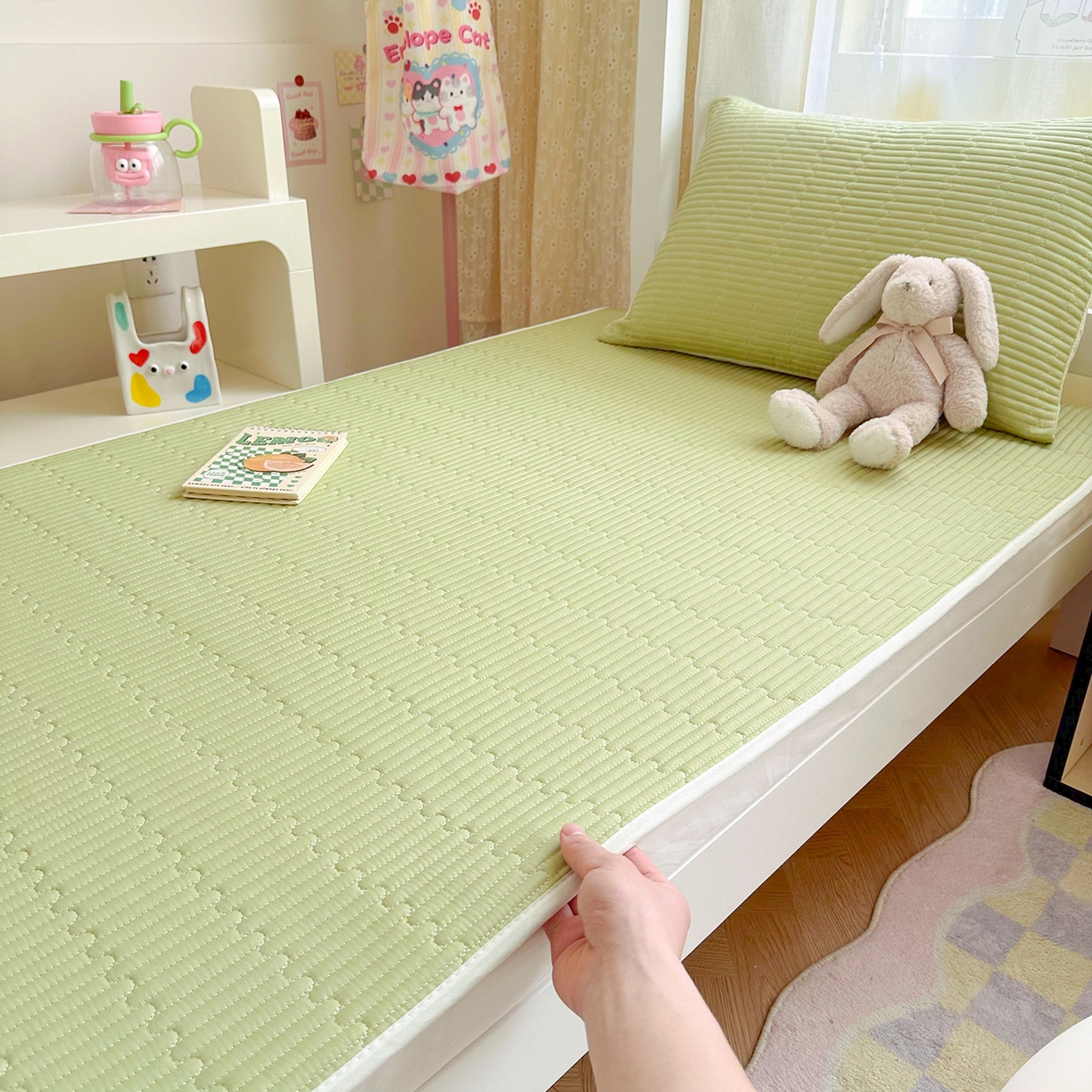 91家纺网 家纺一手货源 找家纺 （总）妮可 2025热款学生床全棉夹棉多功能床垫-床盖