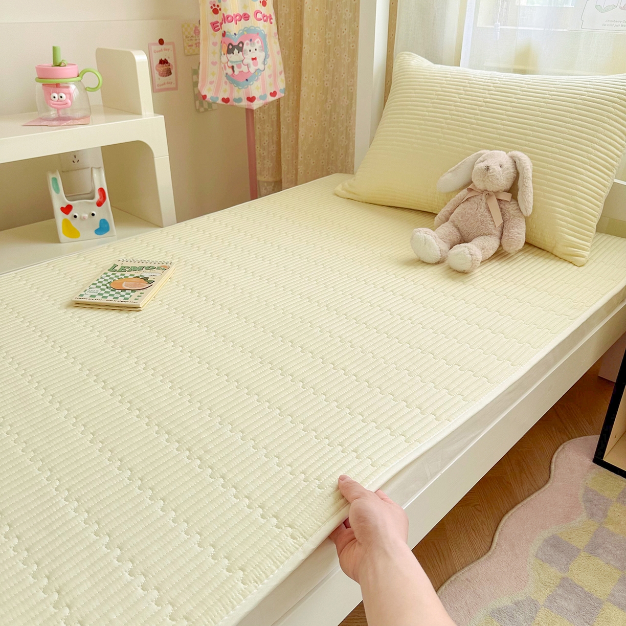 91家纺网 家纺一手货源 找家纺 （总）妮可 2025热款学生床全棉夹棉多功能床垫-床盖