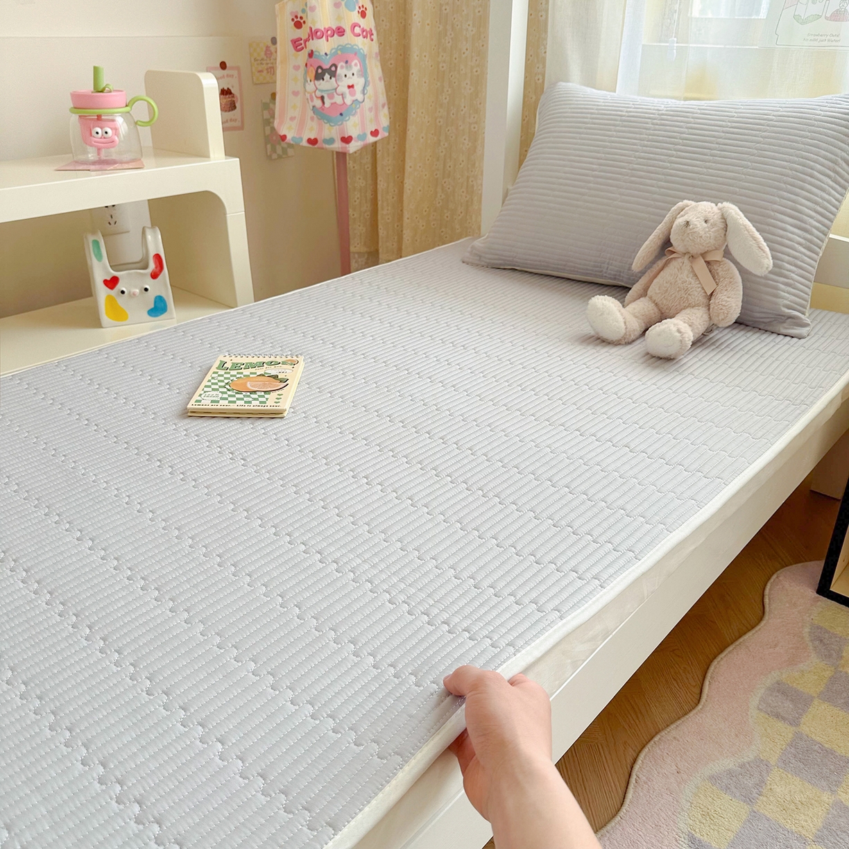 91家纺网 家纺一手货源 找家纺 （总）妮可 2025热款学生床全棉夹棉多功能床垫-床盖