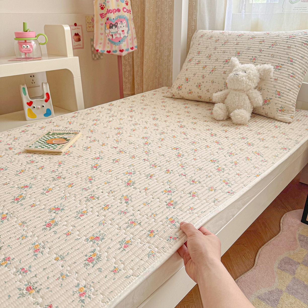 91家纺网 家纺一手货源 找家纺 （总）妮可 2025热款学生床全棉夹棉多功能床垫-床盖