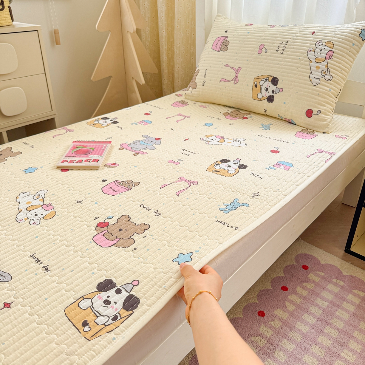 91家纺网 家纺一手货源 找家纺 （总）妮可 2025热款学生床全棉夹棉多功能床垫-床盖