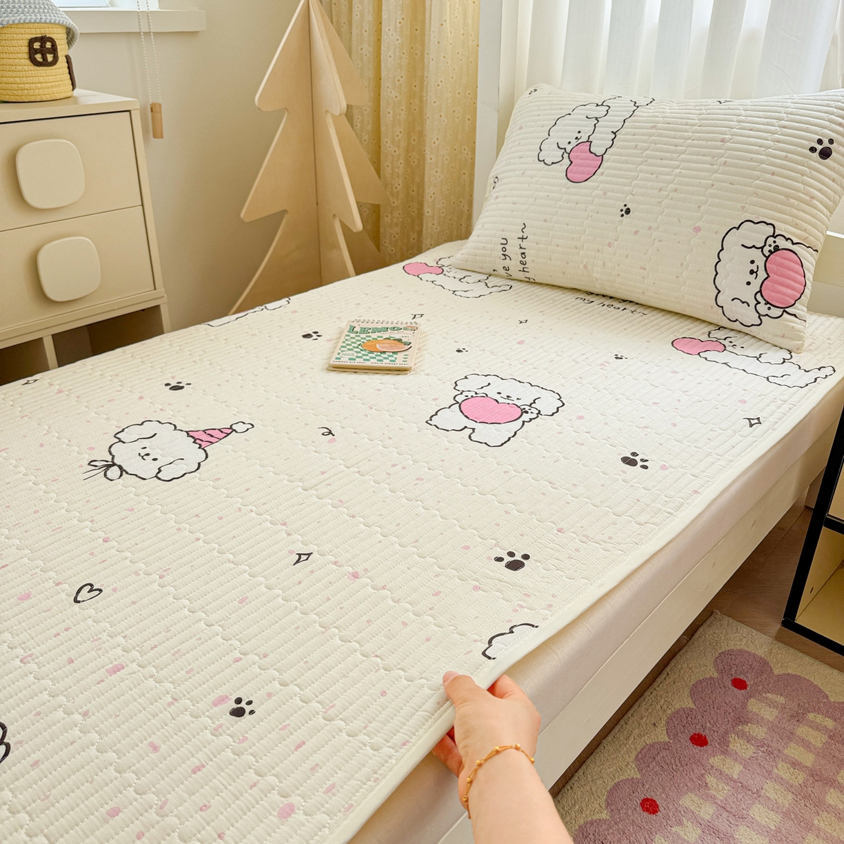 91家纺网 家纺一手货源 找家纺 （总）妮可 2025热款学生床全棉夹棉多功能床垫-床盖