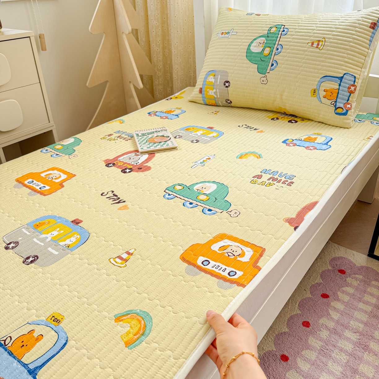 91家纺网 家纺一手货源 找家纺 （总）妮可 2025热款学生床全棉夹棉多功能床垫-床盖