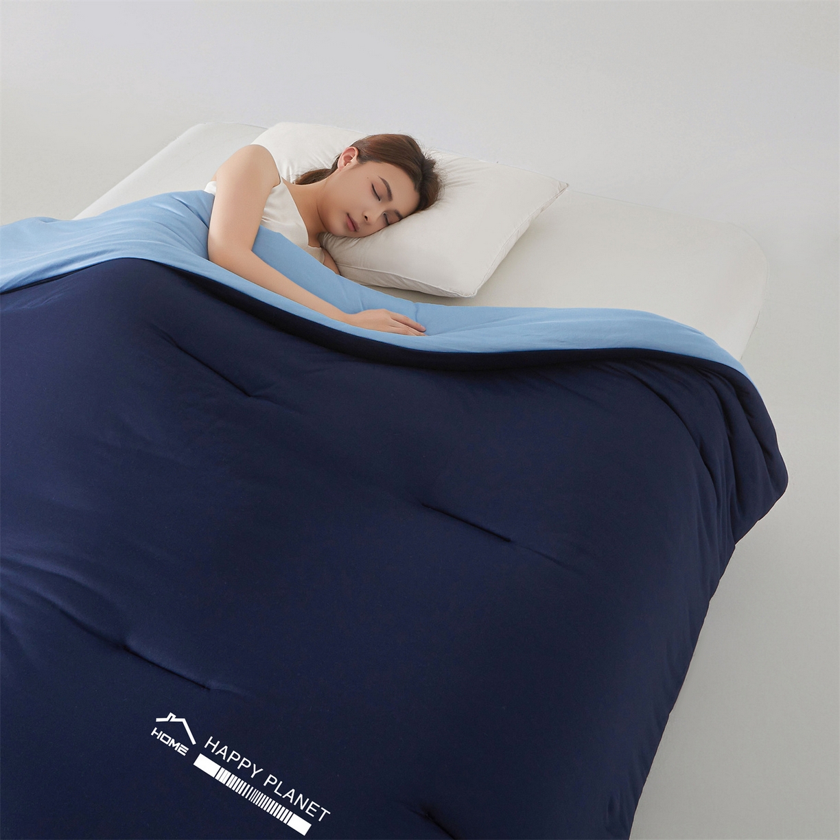 91家纺网 家纺一手货源 找家纺 阳光被业 2025亚朵同款A类针织棉大豆被春秋被四季被A类针织棉芯秋冬保暖被子 深睡蓝