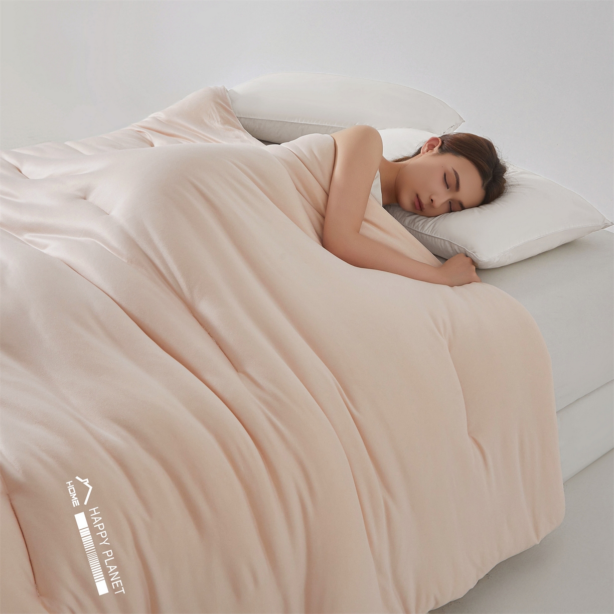 91家纺网 家纺一手货源 找家纺 阳光被业 2025亚朵同款A类针织棉大豆被春秋被四季被A类针织棉芯秋冬保暖被子 柔云粉