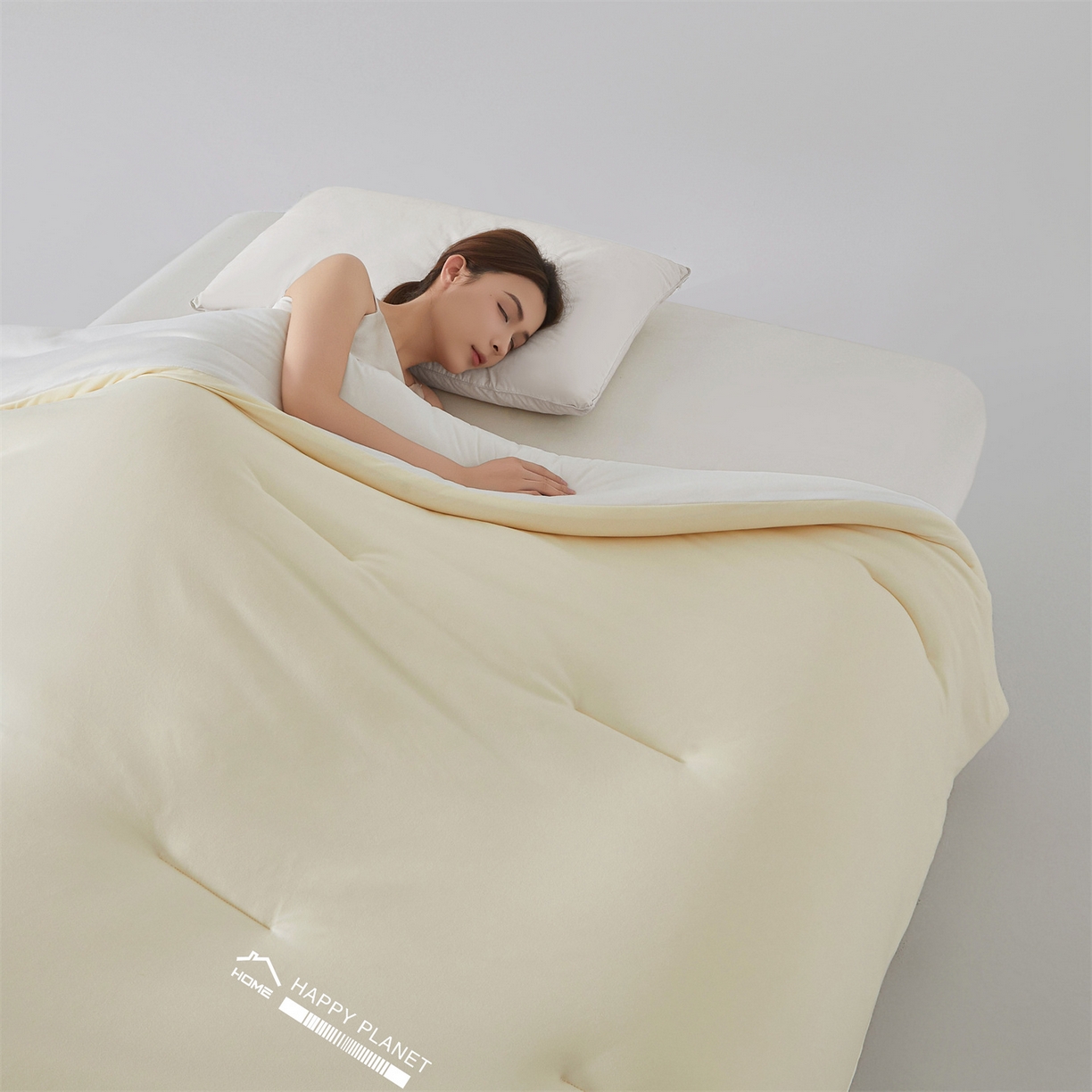 91家纺网 家纺一手货源 找家纺 阳光被业 2025亚朵同款A类针织棉大豆被春秋被四季被A类针织棉芯秋冬保暖被子 朦胧黄