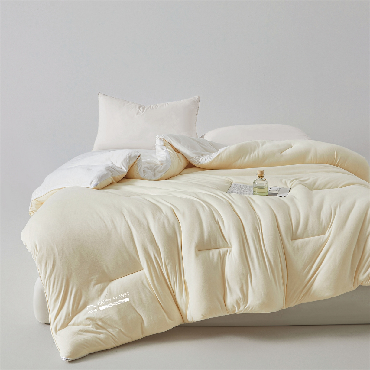 91家纺网 家纺一手货源 找家纺 阳光被业 2025亚朵同款A类针织棉大豆被春秋被四季被A类针织棉芯秋冬保暖被子 朦胧黄