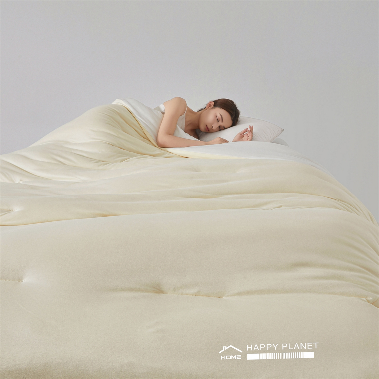 91家纺网 家纺一手货源 找家纺 阳光被业 2025亚朵同款A类针织棉大豆被春秋被四季被A类针织棉芯秋冬保暖被子 朦胧黄