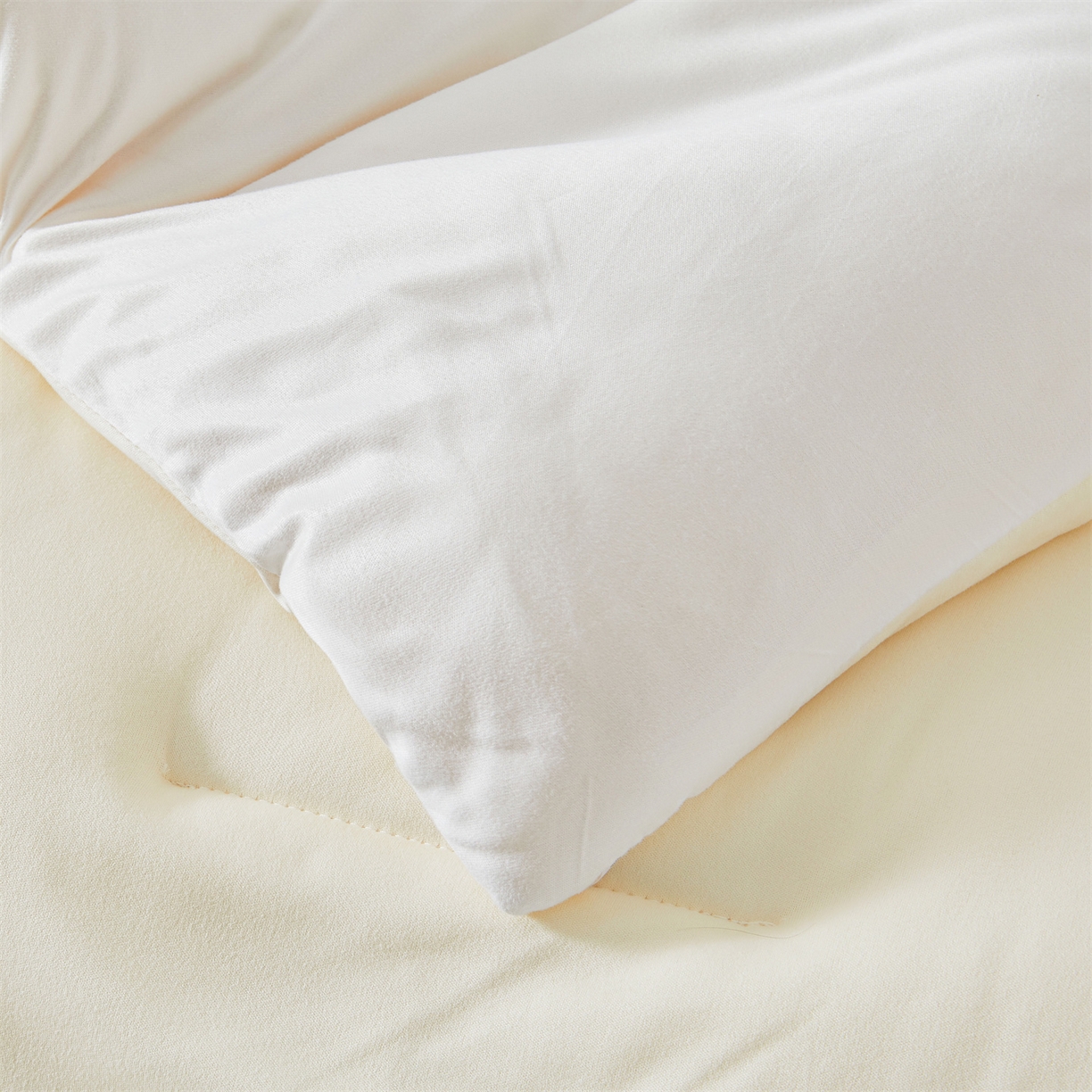 91家纺网 家纺一手货源 找家纺 阳光被业 2025亚朵同款A类针织棉大豆被春秋被四季被A类针织棉芯秋冬保暖被子 朦胧黄