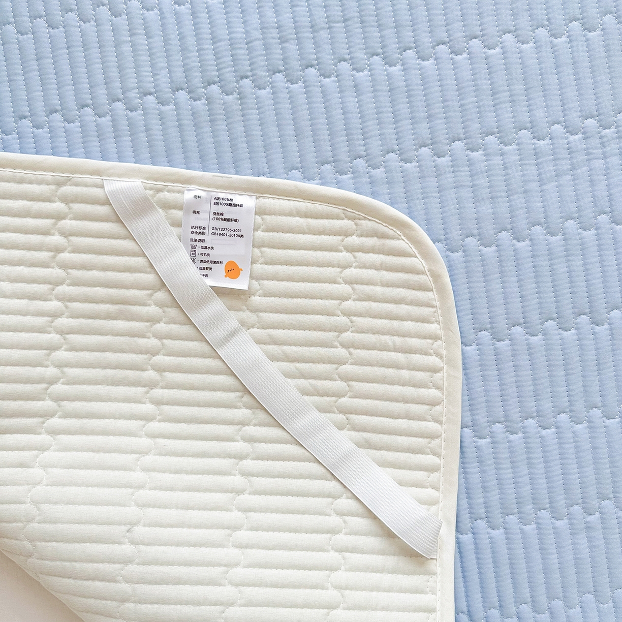 91家纺网 家纺一手货源 找家纺 妮可 2025热款学生床全棉夹棉多功能床垫-床盖 宾利蓝