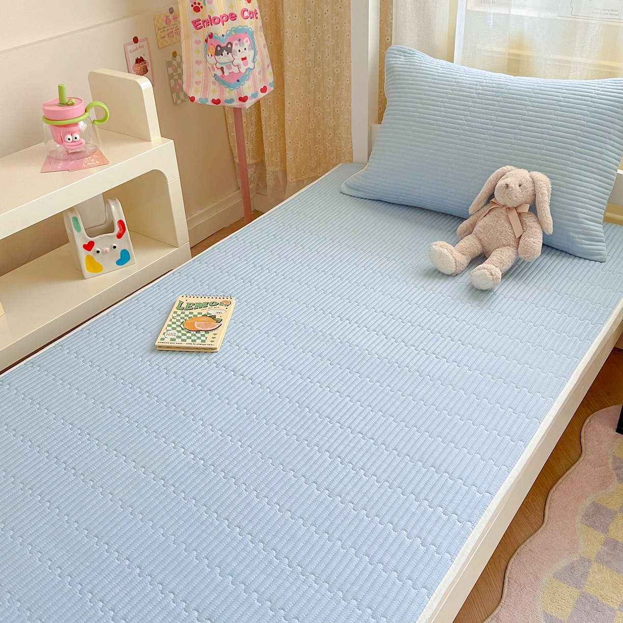 91家纺网 家纺一手货源 找家纺 妮可 2025热款学生床全棉夹棉多功能床垫-床盖 宾利蓝