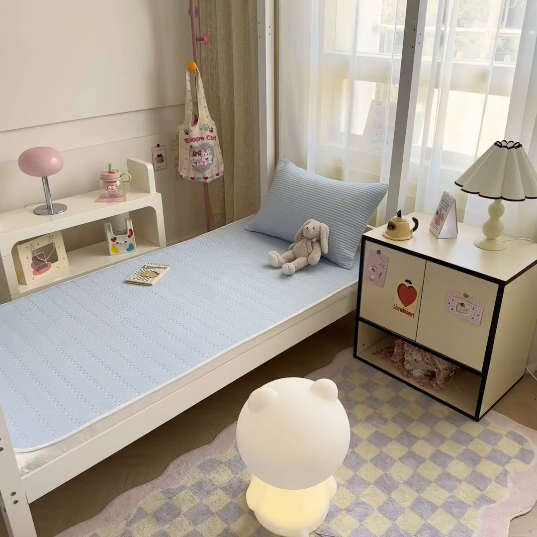 91家纺网 家纺一手货源 找家纺 妮可 2025热款学生床全棉夹棉多功能床垫-床盖 宾利蓝