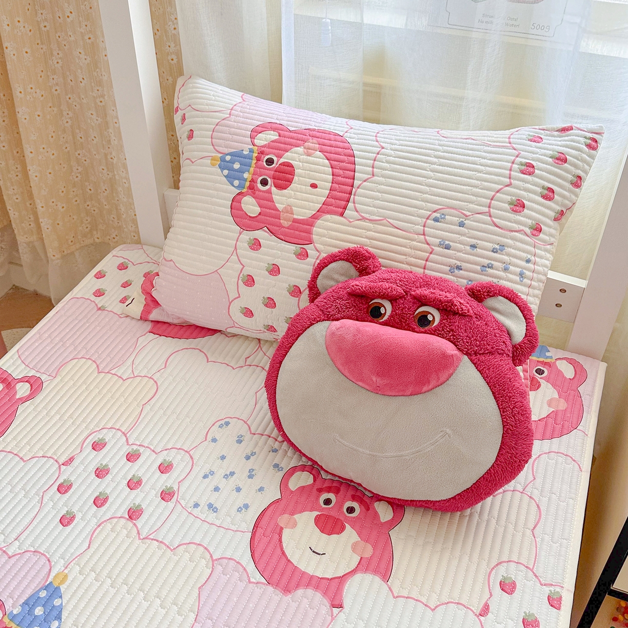 91家纺网 家纺一手货源 找家纺 妮可 2025热款学生床全棉夹棉多功能床垫-床盖 草莓熊