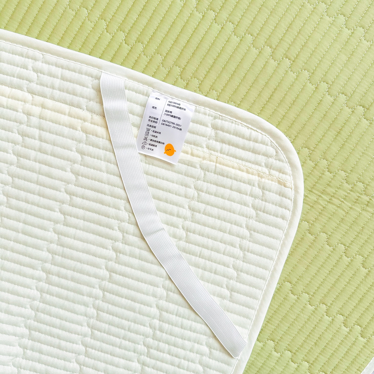 91家纺网 家纺一手货源 找家纺 妮可 2025热款学生床全棉夹棉多功能床垫-床盖 发芽绿