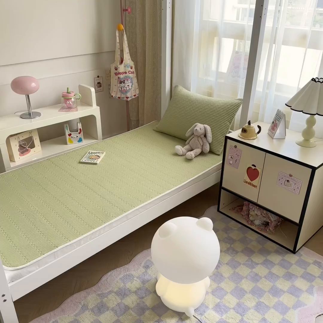 91家纺网 家纺一手货源 找家纺 妮可 2025热款学生床全棉夹棉多功能床垫-床盖 发芽绿