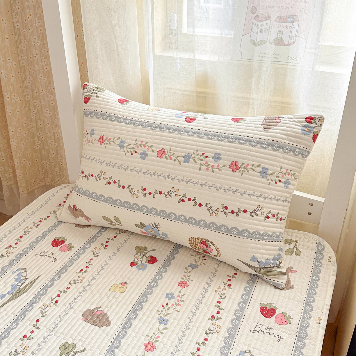 91家纺网 家纺一手货源 找家纺 妮可 2025热款学生床全棉夹棉多功能床垫-床盖 花丛兔兔