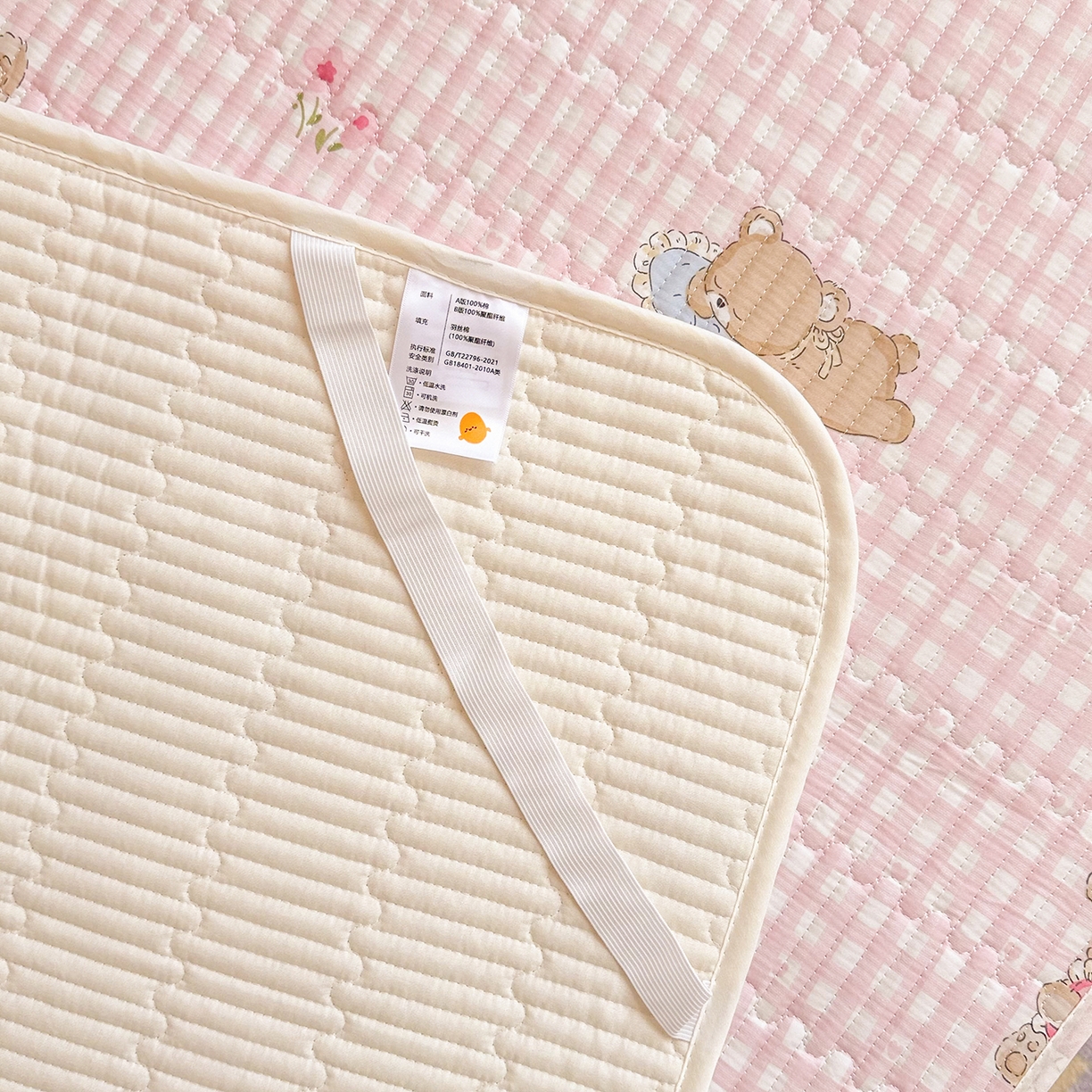 91家纺网 家纺一手货源 找家纺 妮可 2025热款学生床全棉夹棉多功能床垫-床盖 可爱珍妮