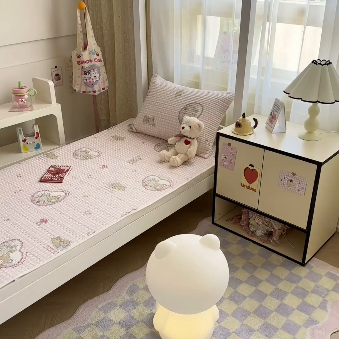 91家纺网 家纺一手货源 找家纺 妮可 2025热款学生床全棉夹棉多功能床垫-床盖 可爱珍妮