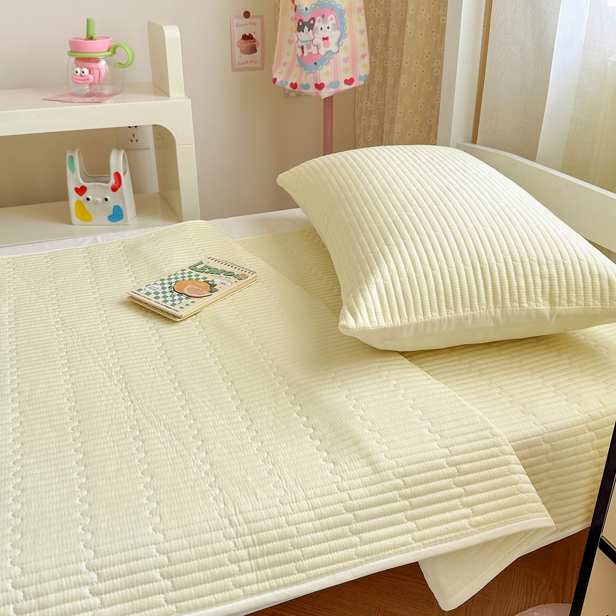 91家纺网 家纺一手货源 找家纺 妮可 2025热款学生床全棉夹棉多功能床垫-床盖 奶白色