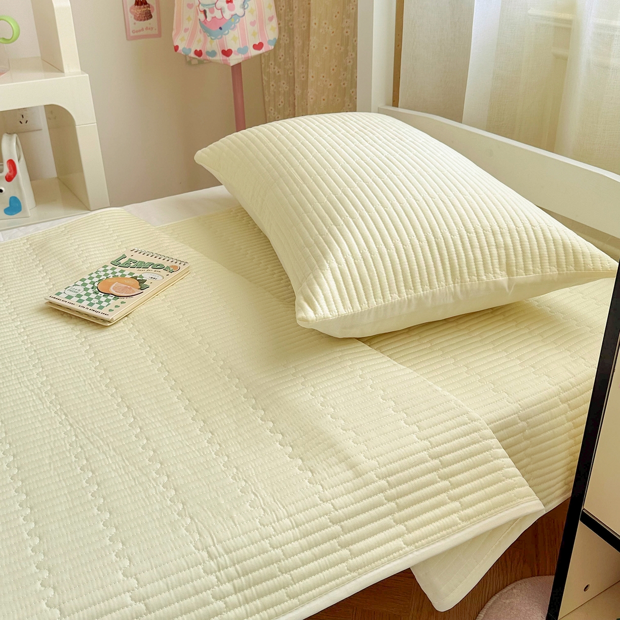 91家纺网 家纺一手货源 找家纺 妮可 2025热款学生床全棉夹棉多功能床垫-床盖 奶白色