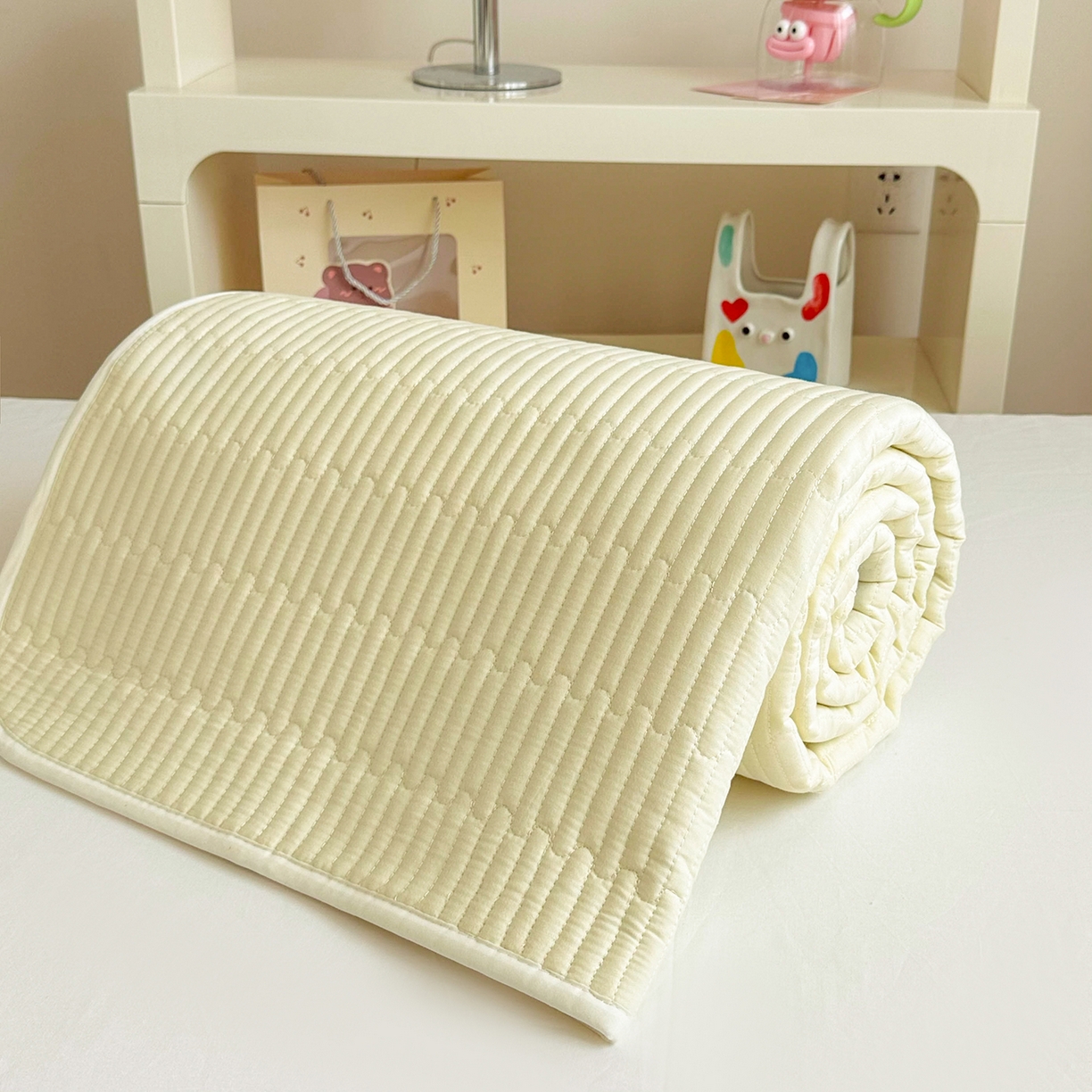 91家纺网 家纺一手货源 找家纺 妮可 2025热款学生床全棉夹棉多功能床垫-床盖 奶白色