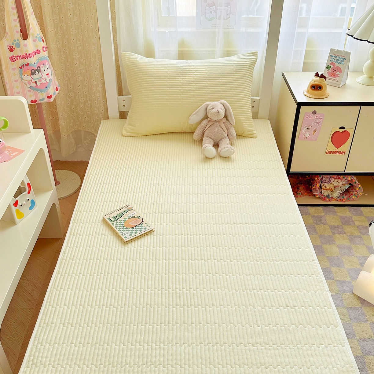 91家纺网 家纺一手货源 找家纺 妮可 2025热款学生床全棉夹棉多功能床垫-床盖 奶白色