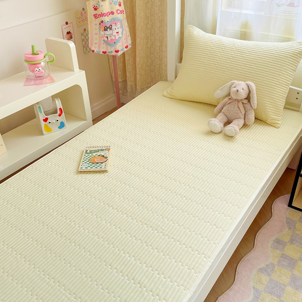 91家纺网 家纺一手货源 找家纺 妮可 2025热款学生床全棉夹棉多功能床垫-床盖 奶白色