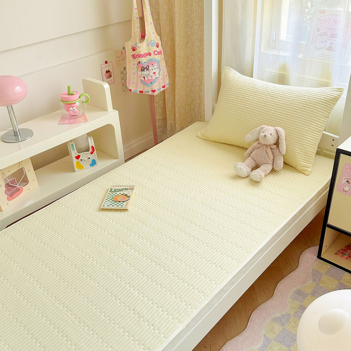 91家纺网 家纺一手货源 找家纺 妮可 2025热款学生床全棉夹棉多功能床垫-床盖 奶白色