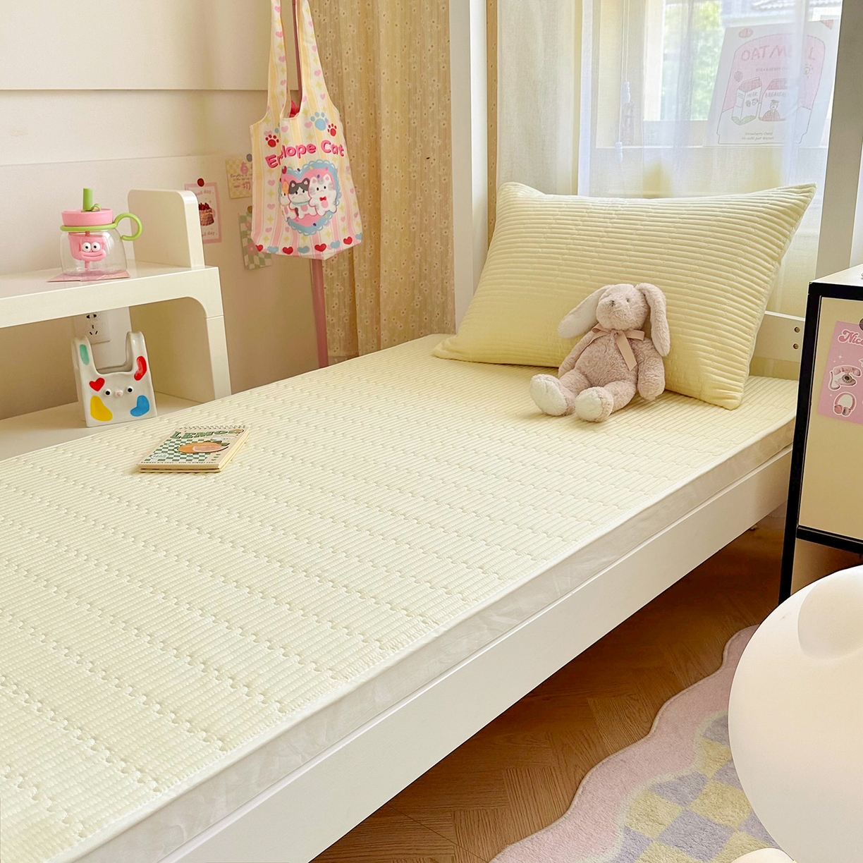 91家纺网 家纺一手货源 找家纺 妮可 2025热款学生床全棉夹棉多功能床垫-床盖 奶白色