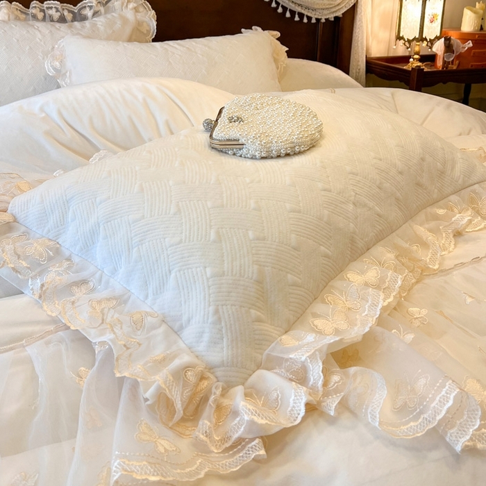 91家纺网 家纺一手货源 找家纺 （总）瑞宝 2025新款宝宝绒夹棉床裙三件套-香奢丽影