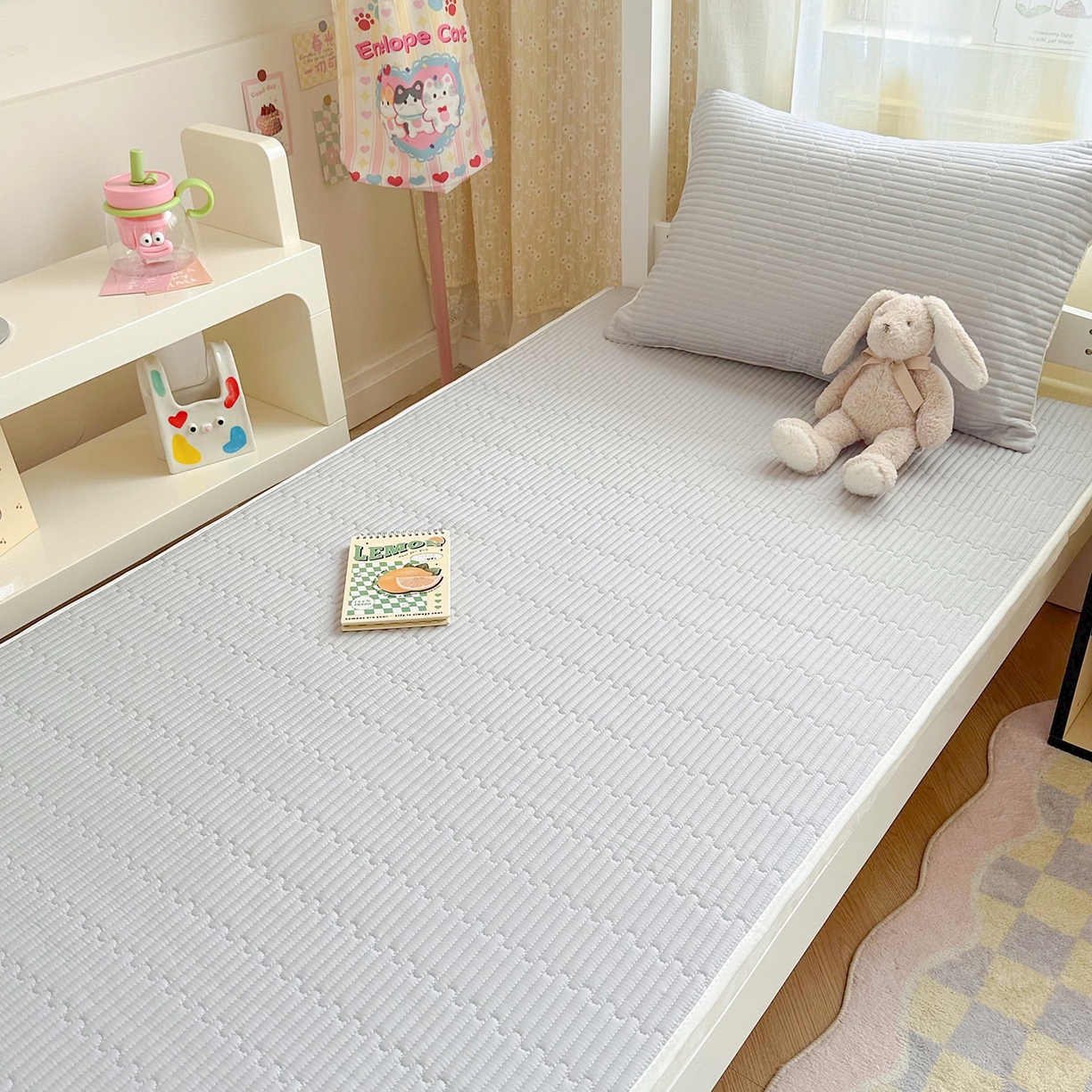 91家纺网 家纺一手货源 找家纺 妮可 2025热款学生床全棉夹棉多功能床垫-床盖 绅士灰