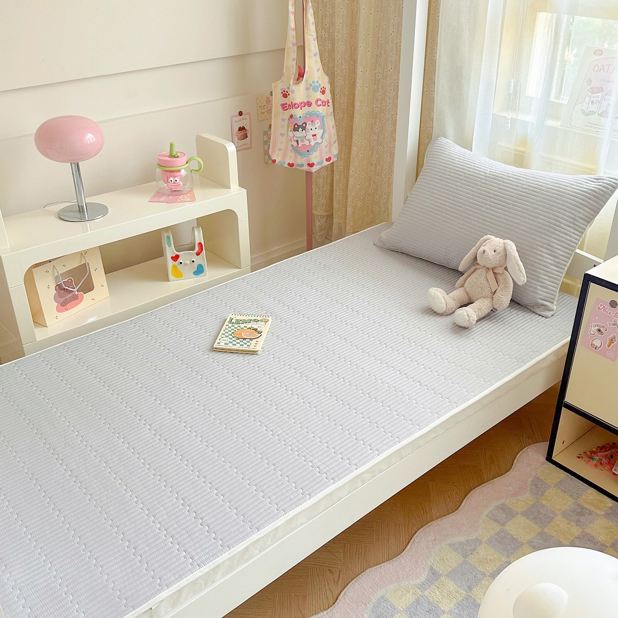 91家纺网 家纺一手货源 找家纺 妮可 2025热款学生床全棉夹棉多功能床垫-床盖 绅士灰