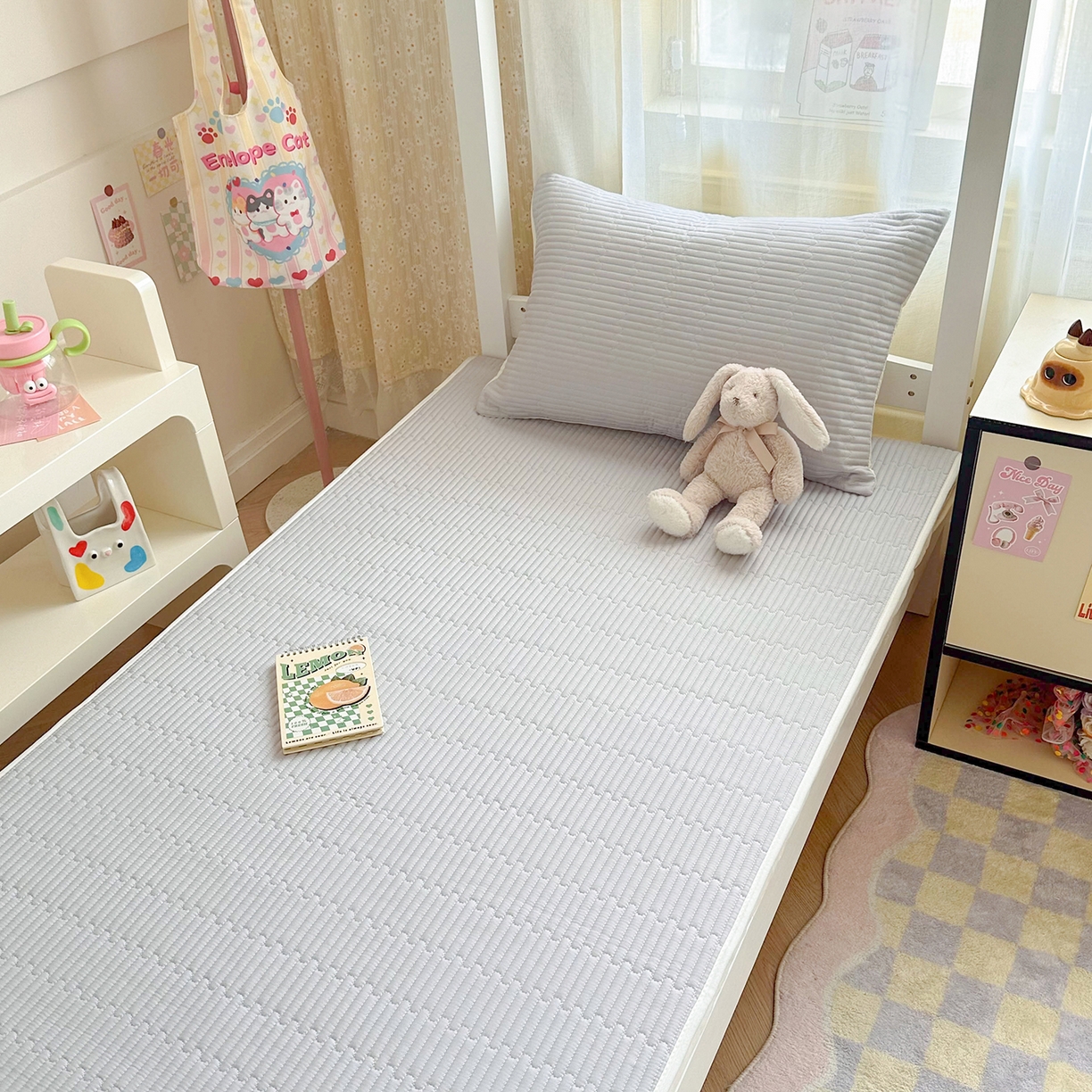 91家纺网 家纺一手货源 找家纺 妮可 2025热款学生床全棉夹棉多功能床垫-床盖 绅士灰