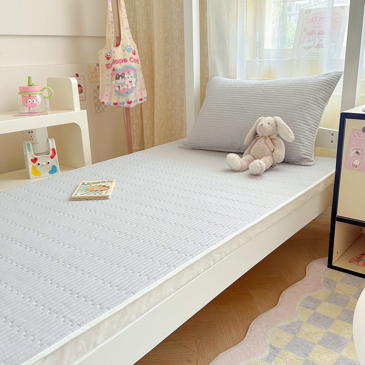 91家纺网 家纺一手货源 找家纺 妮可 2025热款学生床全棉夹棉多功能床垫-床盖 绅士灰