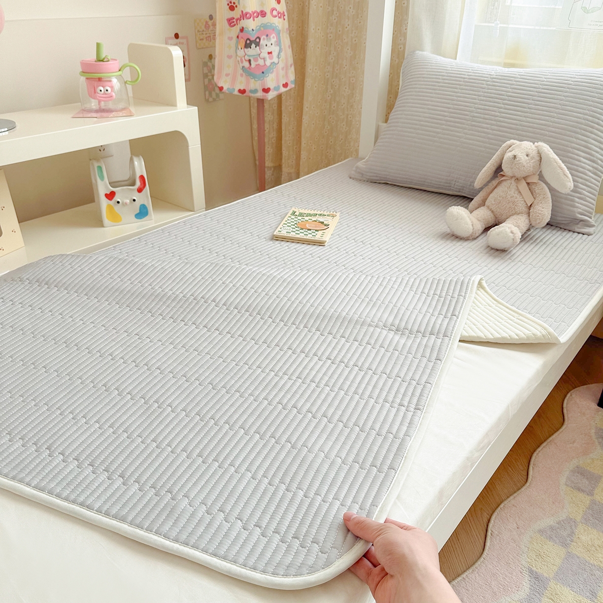 91家纺网 家纺一手货源 找家纺 妮可 2025热款学生床全棉夹棉多功能床垫-床盖 绅士灰