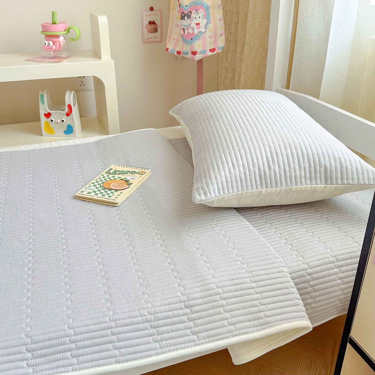 91家纺网 家纺一手货源 找家纺 妮可 2025热款学生床全棉夹棉多功能床垫-床盖 绅士灰