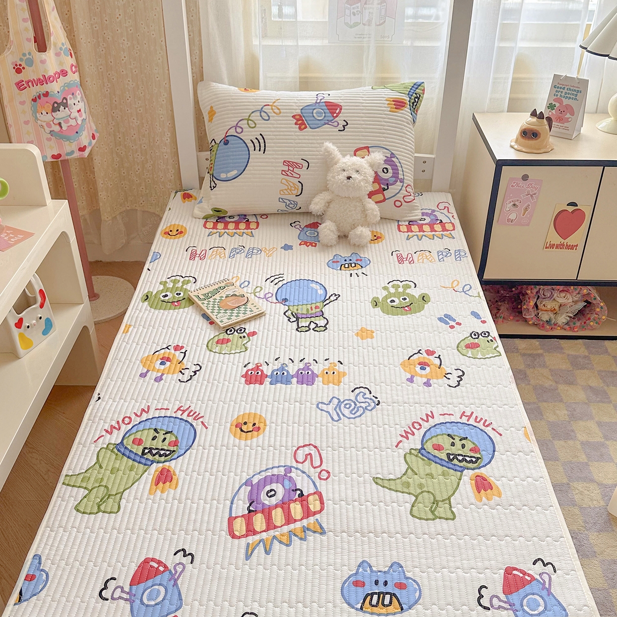 91家纺网 家纺一手货源 找家纺 妮可 2025热款学生床全棉夹棉多功能床垫-床盖 玩具总动员