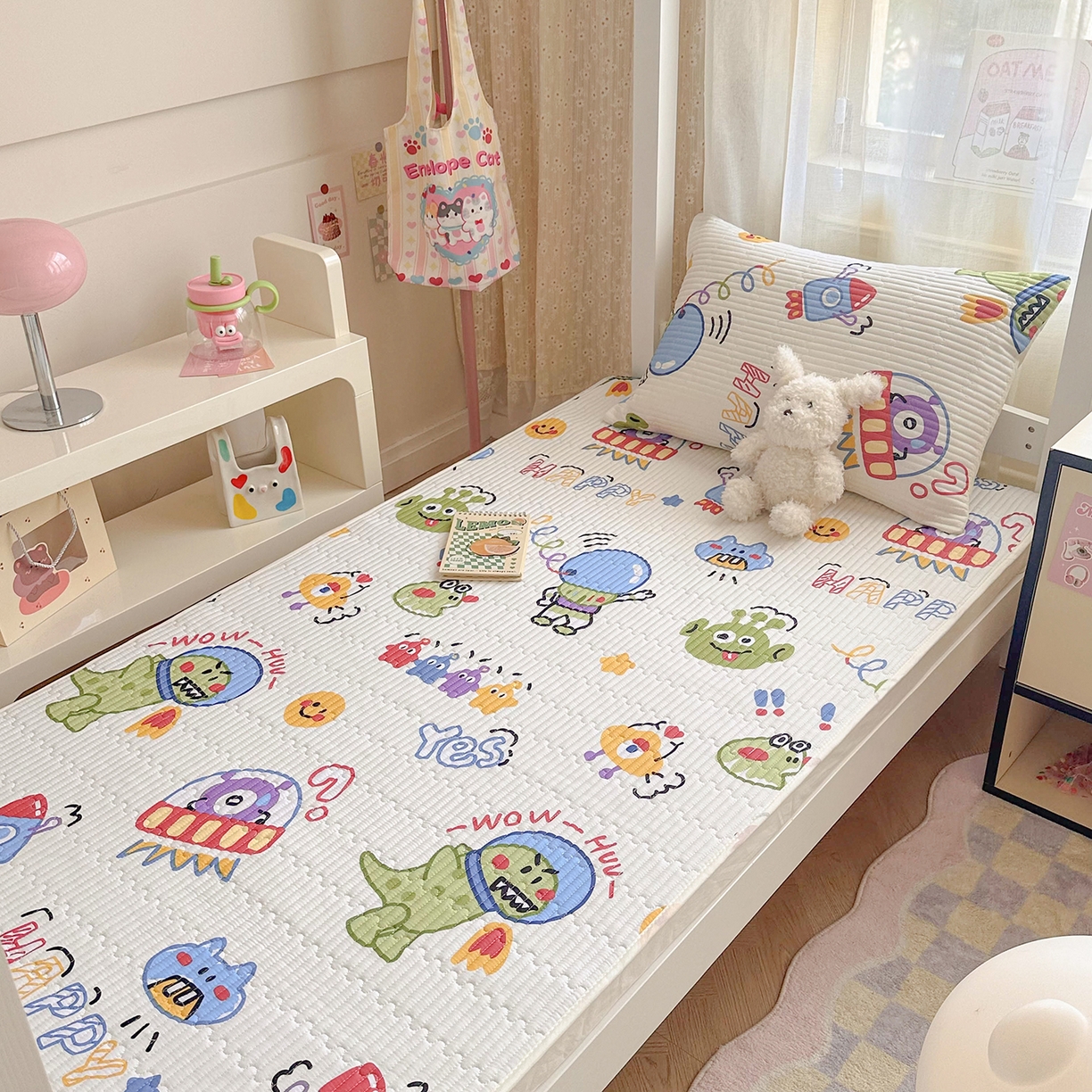 91家纺网 家纺一手货源 找家纺 妮可 2025热款学生床全棉夹棉多功能床垫-床盖 玩具总动员