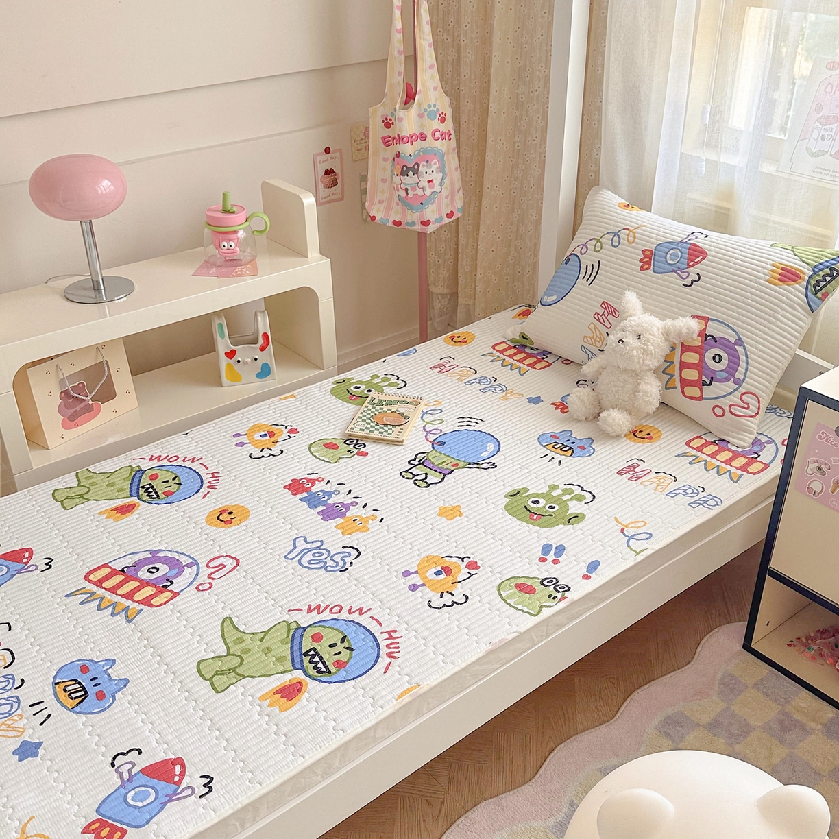 91家纺网 家纺一手货源 找家纺 妮可 2025热款学生床全棉夹棉多功能床垫-床盖 玩具总动员