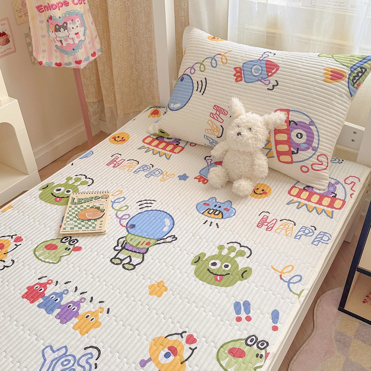 91家纺网 家纺一手货源 找家纺 妮可 2025热款学生床全棉夹棉多功能床垫-床盖 玩具总动员