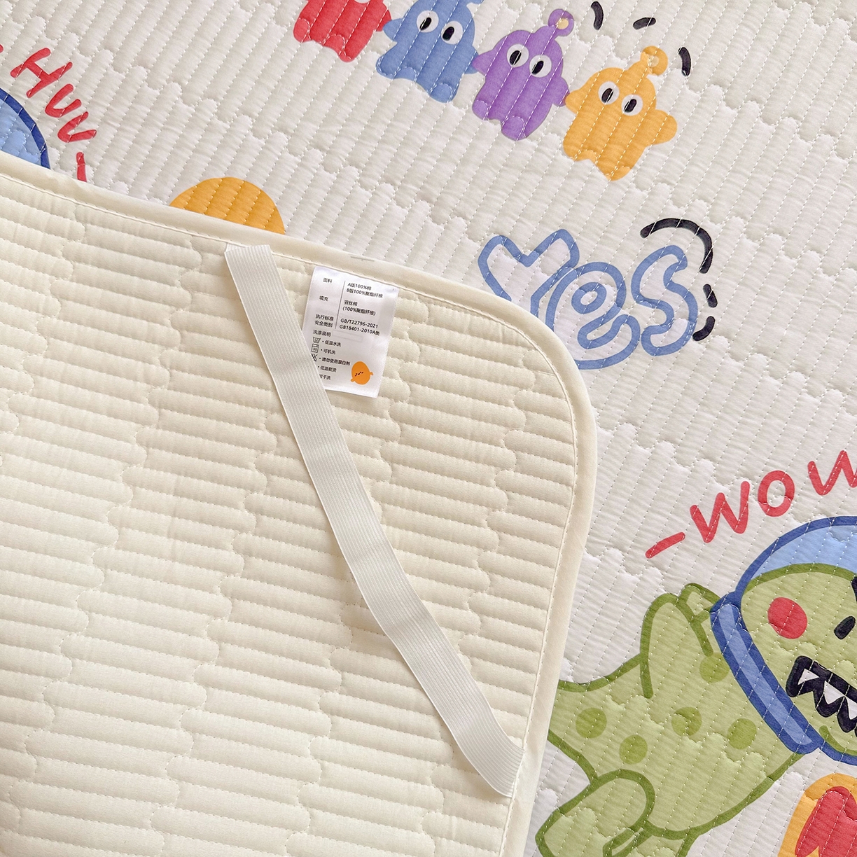 91家纺网 家纺一手货源 找家纺 妮可 2025热款学生床全棉夹棉多功能床垫-床盖 玩具总动员
