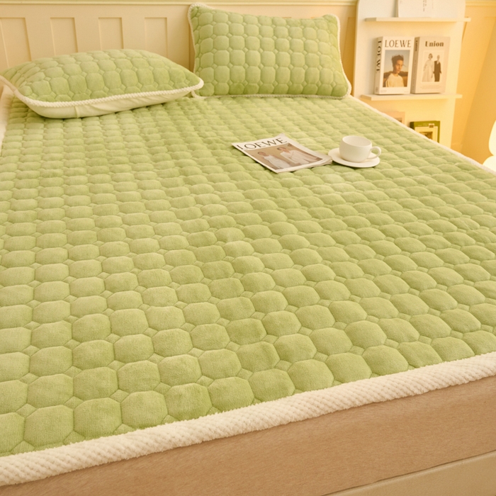 91家纺网 家纺一手货源 找家纺 （总）缦吉 2025冬季新款亲肤舒适简约牛奶绒床垫床褥子